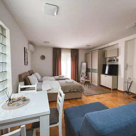 Teo Apartament *